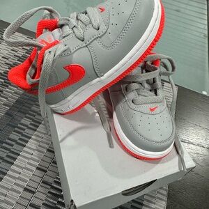 Toddler Size 7c unisex Nike Air Force 1